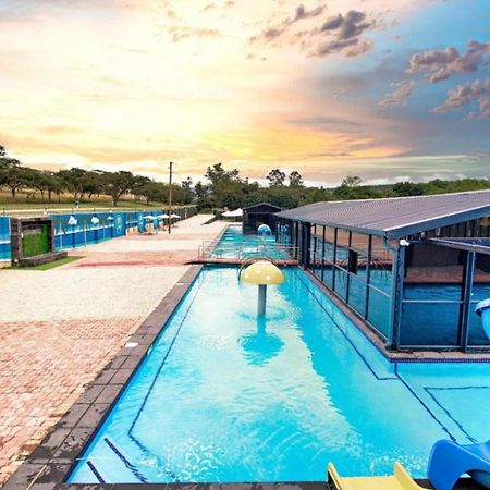 Ndalo Lodge Нелспрёйт Экстерьер фото