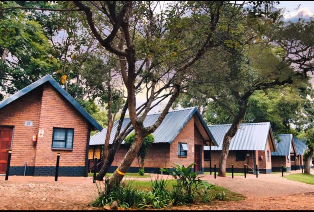 Ndalo Lodge Нелспрёйт Экстерьер фото